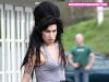 Amy Winehouse paseando